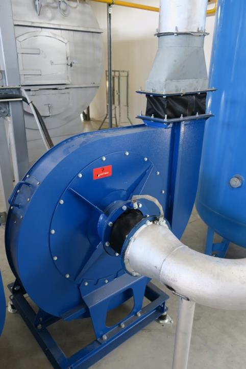 Machines from the biofuel production plant<br>
-1